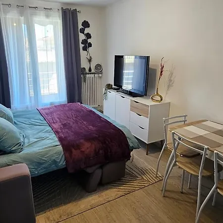 Trois Pieces Au Coeur D'antibes ! Proche Et Parking A Disposition شقة